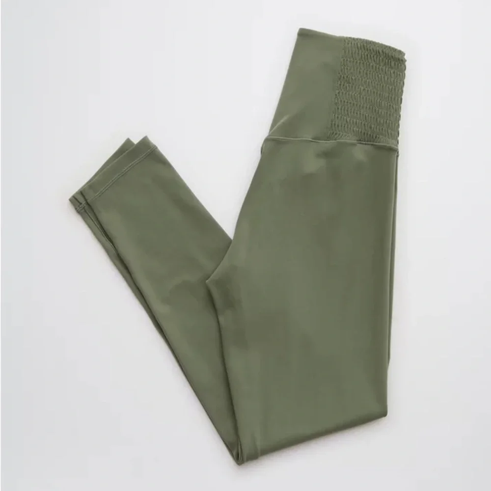 OFFLINE By Aerie Real Me Smocked Leggings Sz S Olive - Picture 3 of 9